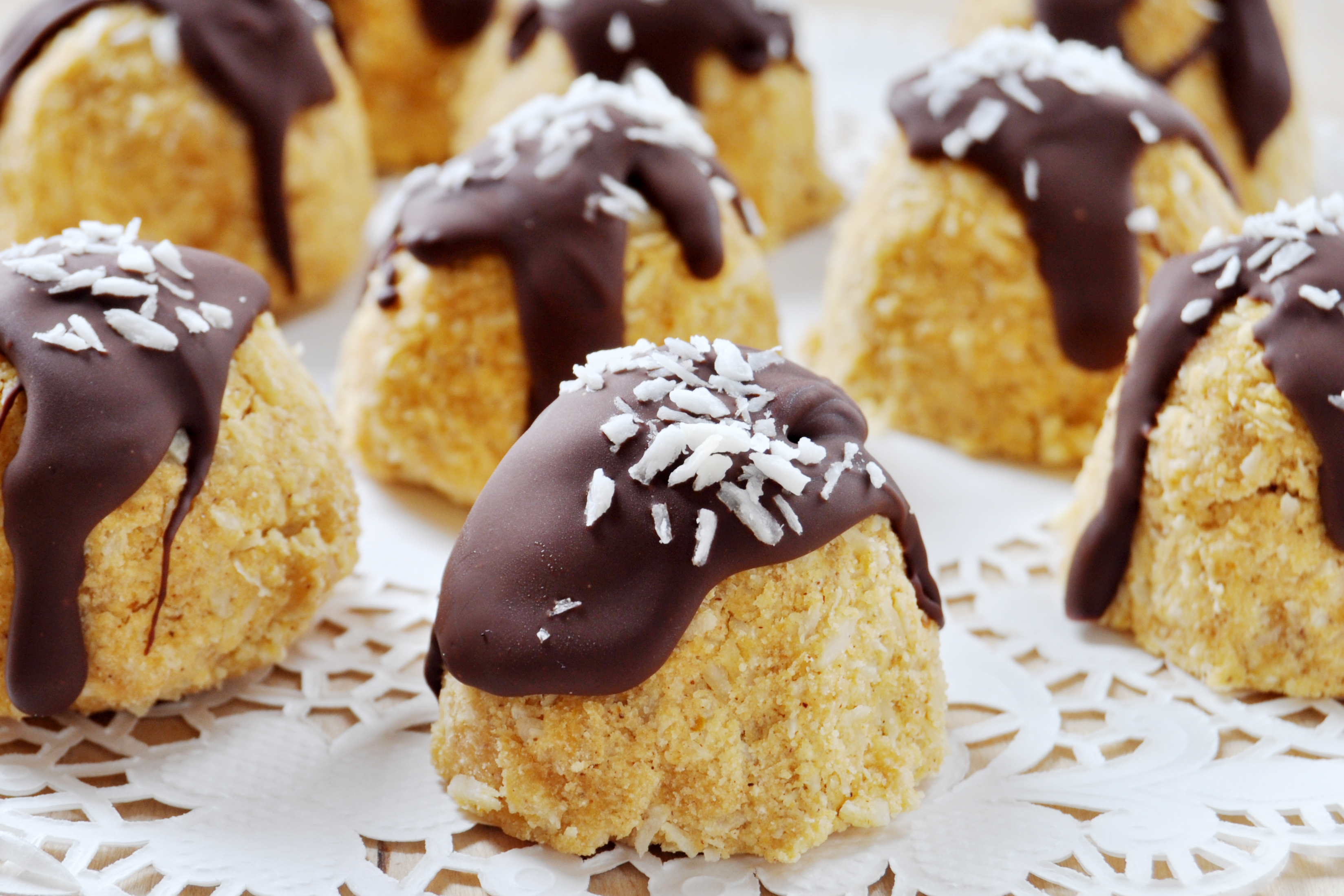 No-Bake Maple Pumpkin Coconut Macaroons, Vegan+ Gluten ...