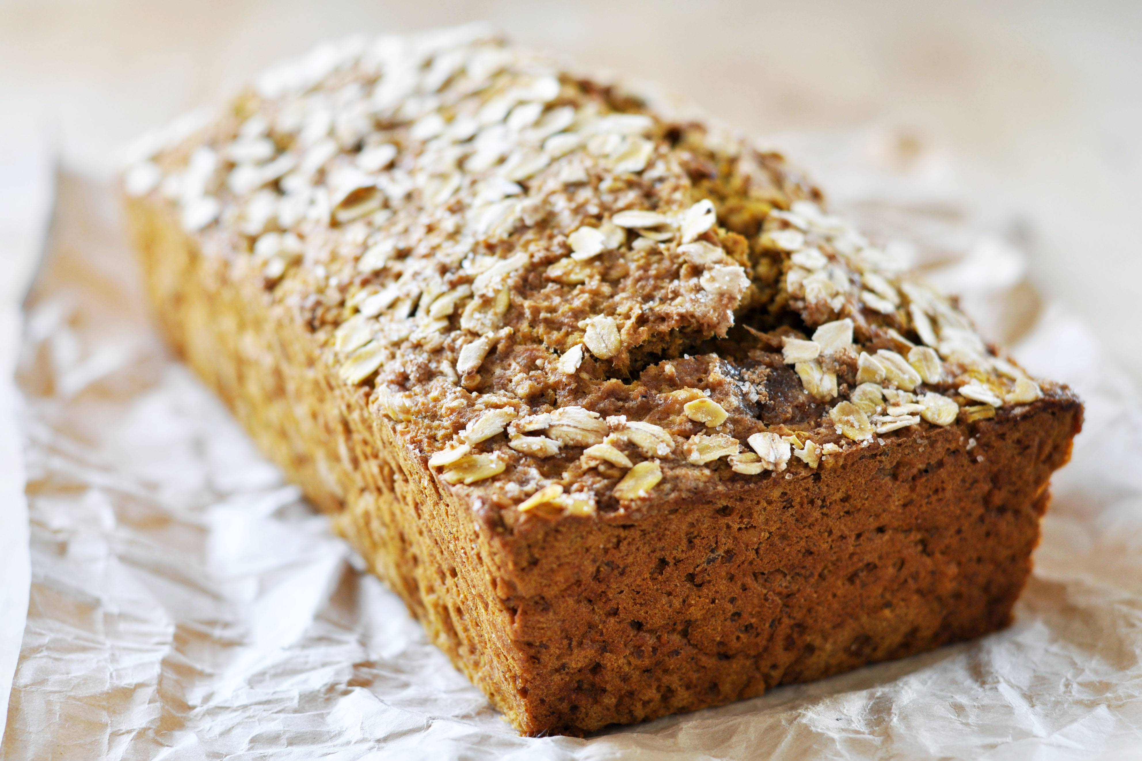 Vegan Quinoa-Oat Pumpkin Bread - The Colorful Kitchen