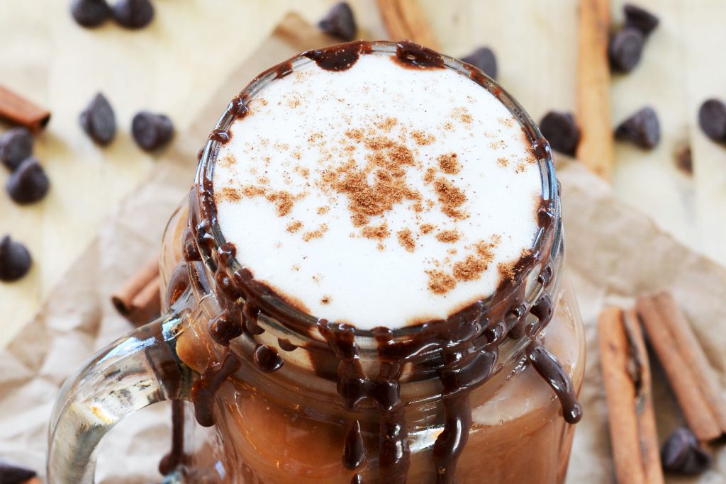 healthy-vegan-chocolate-pumpkin-spice-latte-3