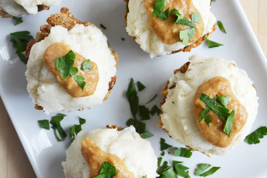 stuffing-muffins-with-garlic-cauliflower-mash-3