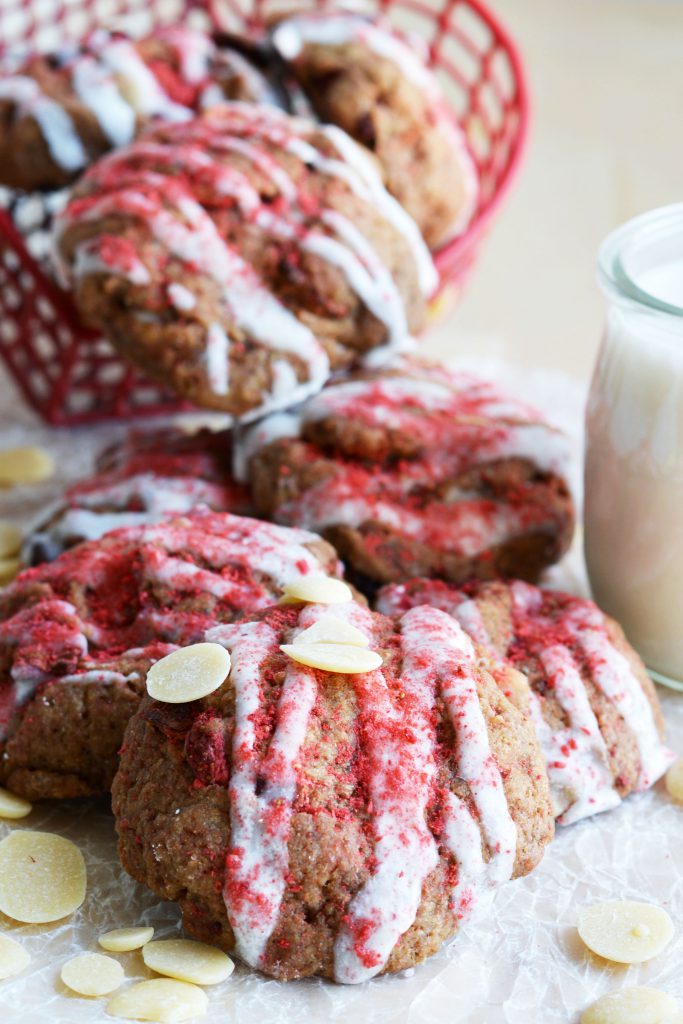 White Chocolate & Strawberry Cookies Vegan 4